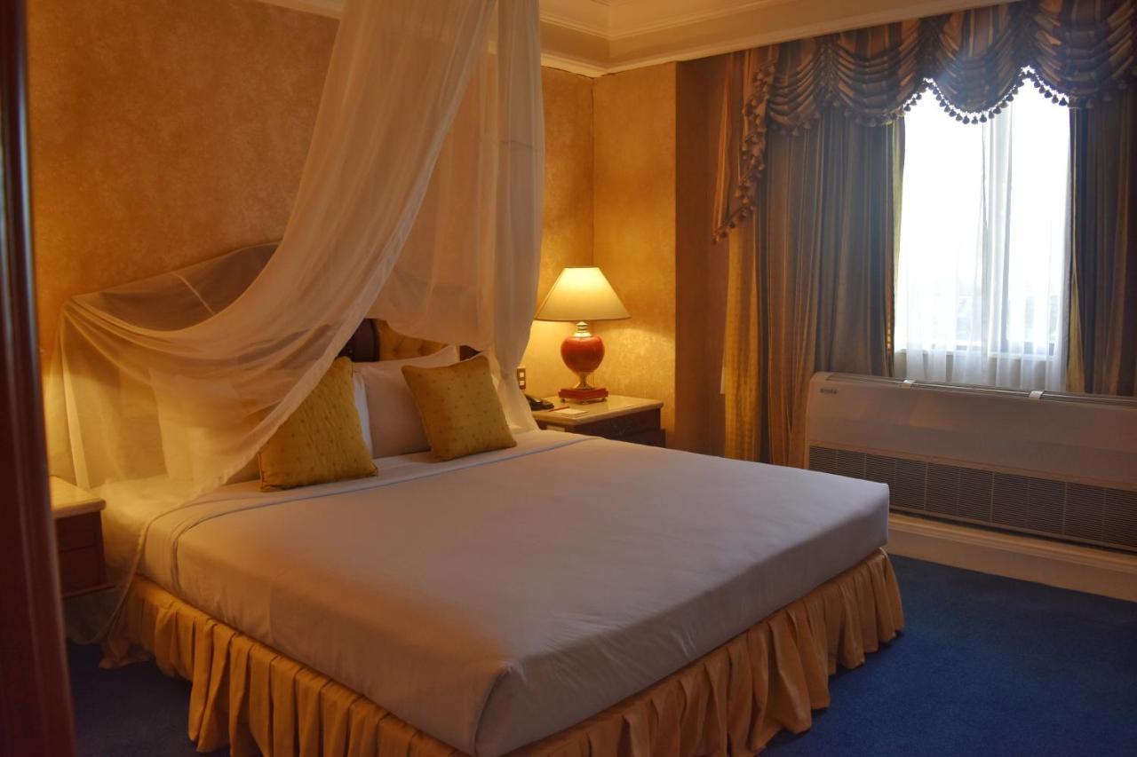 Manila Prince Hotel Eksteriør billede