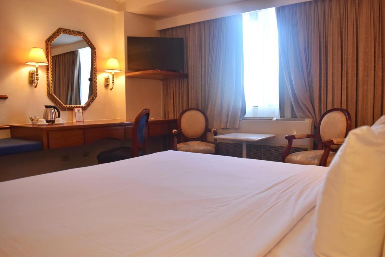 Manila Prince Hotel Eksteriør billede